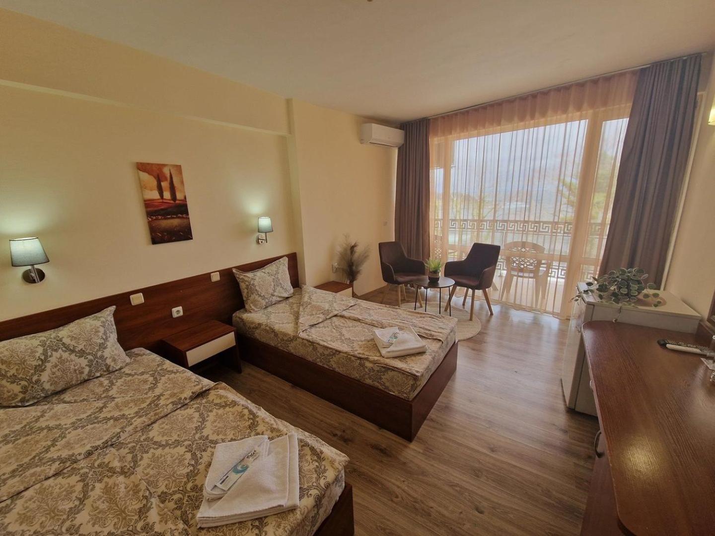 Family Hotel Diana Царёво Экстерьер фото